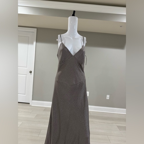 $3990 Ralph Lauren Collection

Natalie Silk-Blend Gown size 8 - Picture 11 of 17